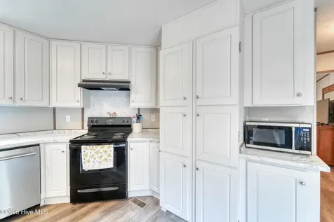 193 Alonza Lane Richlands NC 28574