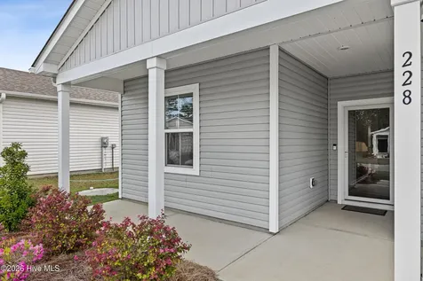 228 Ocean Pointe Boulevard SE Bolivia NC 28422