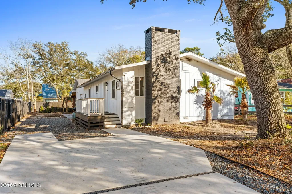 226 NE 48th Street Oak Island NC 28465