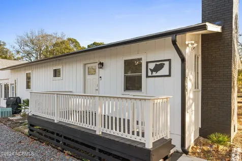 226 NE 48th Street Oak Island NC 28465