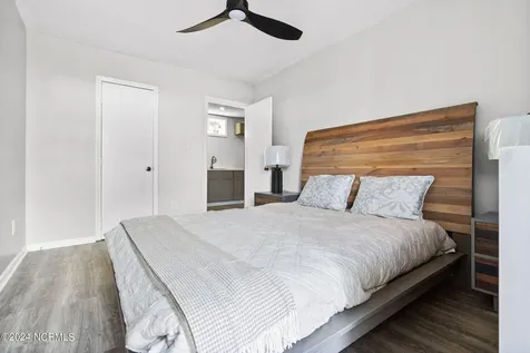 226 NE 48th Street Oak Island NC 28465