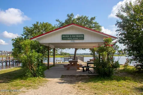 226 NE 48th Street Oak Island NC 28465