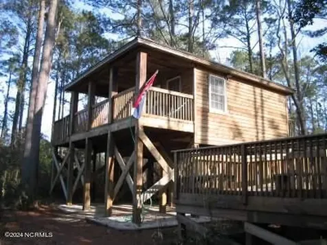 226 NE 48th Street Oak Island NC 28465