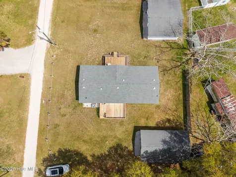 105 Crews Lane Hubert NC 28539