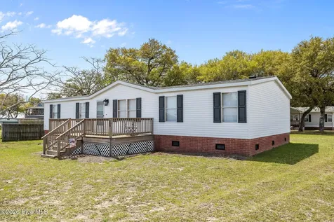 105 Crews Lane Hubert NC 28539