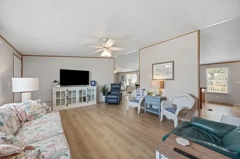 105 Crews Lane Hubert NC 28539