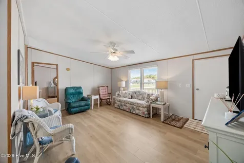 105 Crews Lane Hubert NC 28539