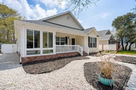 208 NE 52nd Street Oak Island NC 28465