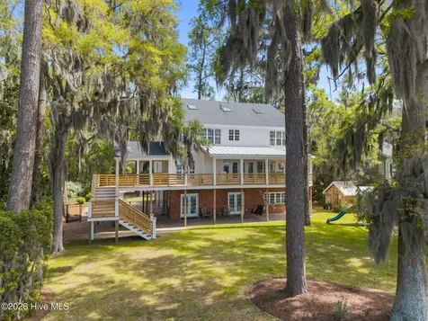 127 Riverview Drive Washington NC 27889