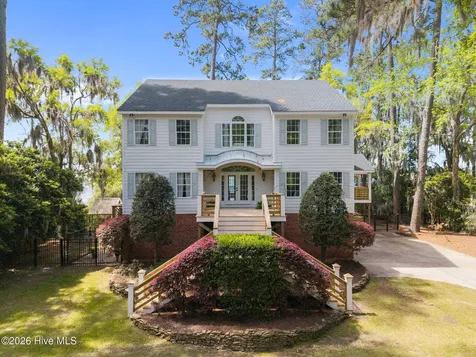 127 Riverview Drive Washington NC 27889