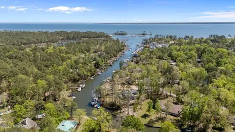 1117 Gilgo Road Oriental NC 28571