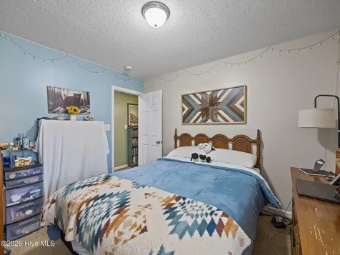 140 Van Riggs Road Hubert NC 28539