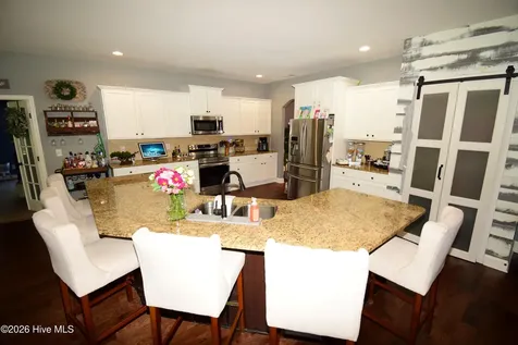 612 Dezi Lane Hubert NC 28539