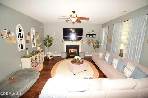 612 Dezi Lane Hubert NC 28539