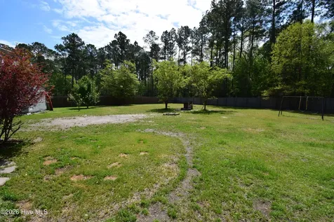 612 Dezi Lane Hubert NC 28539