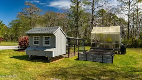 175 Gus Lane New Bern NC 28562