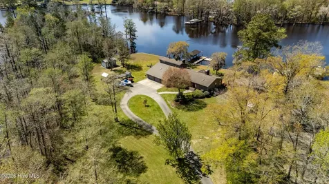 175 Gus Lane New Bern NC 28562