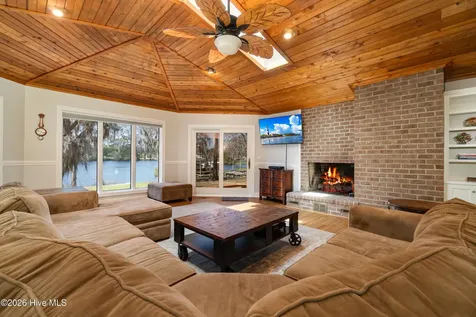 175 Gus Lane New Bern NC 28562