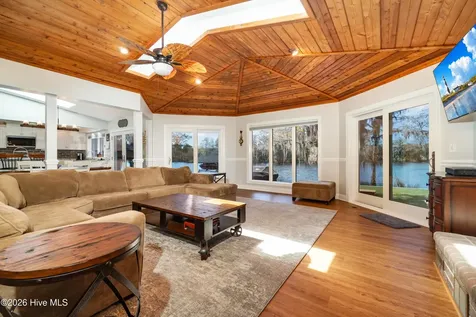 175 Gus Lane New Bern NC 28562