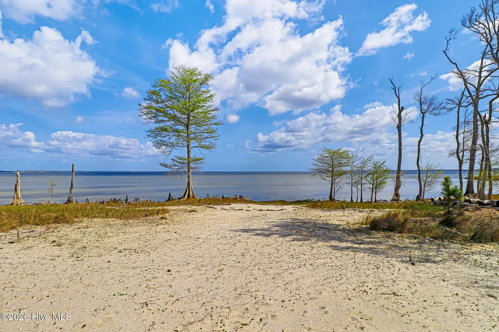 107 Cedarwood Drive Havelock NC 28532