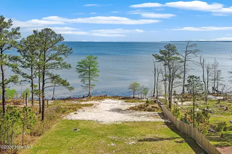 107 Cedarwood Drive Havelock NC 28532