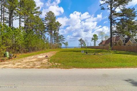 107 Cedarwood Drive Havelock NC 28532
