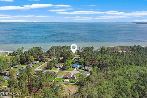 107 Cedarwood Drive Havelock NC 28532