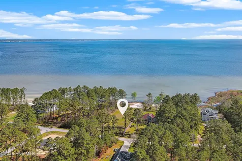 107 Cedarwood Drive Havelock NC 28532