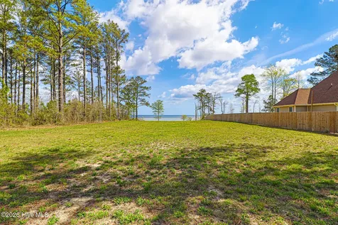 107 Cedarwood Drive Havelock NC 28532