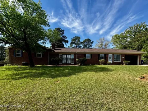 1307 Cogdell Drive Kinston NC 28501