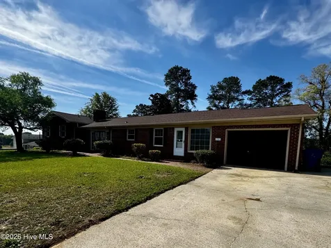 1307 Cogdell Drive Kinston NC 28501