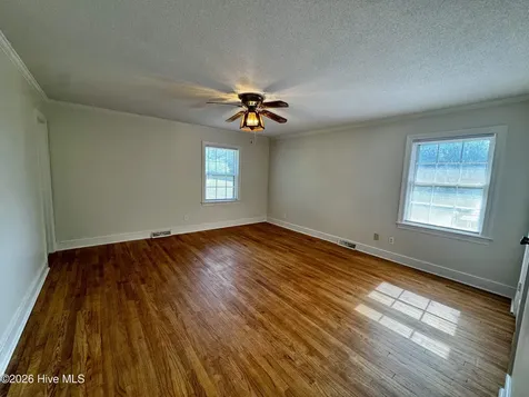 1307 Cogdell Drive Kinston NC 28501
