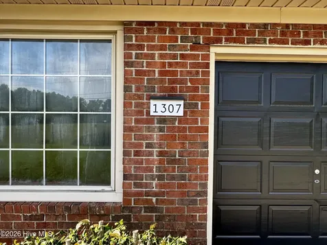 1307 Cogdell Drive Kinston NC 28501