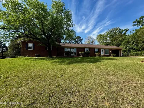 1307 Cogdell Drive Kinston NC 28501