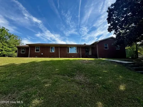 1307 Cogdell Drive Kinston NC 28501