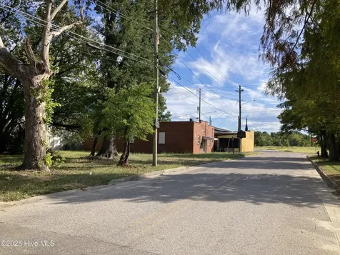 501 Barnes Street S Wilson NC 27893