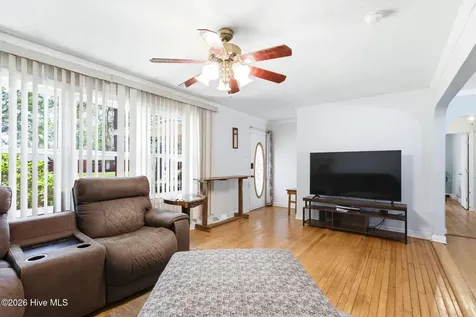 235 Oak Street Wallace NC 28466