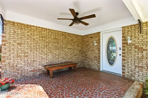 235 Oak Street Wallace NC 28466