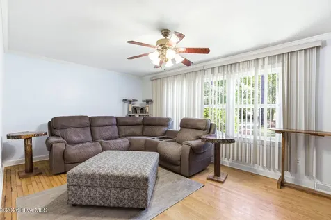 235 Oak Street Wallace NC 28466