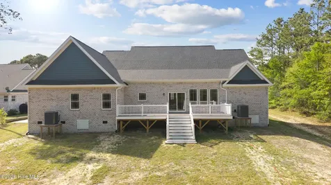 406 Compass Point Hampstead NC 28443
