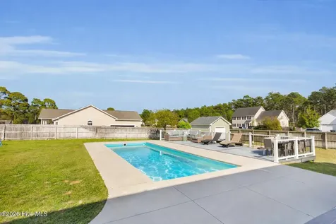 143 Tifton Circle Cape Carteret NC 28584