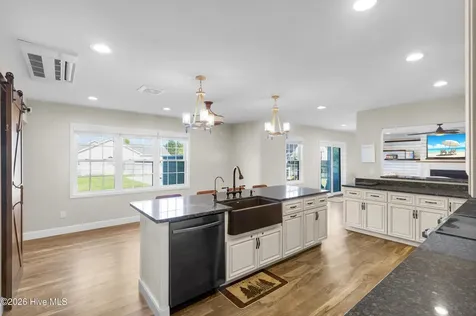 143 Tifton Circle Cape Carteret NC 28584