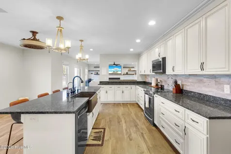143 Tifton Circle Cape Carteret NC 28584