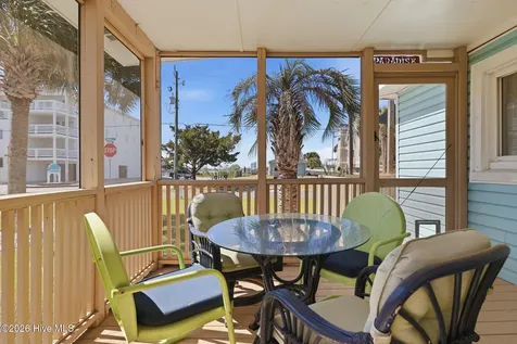 101 Delaware Avenue Carolina Beach NC 28428