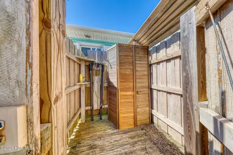 101 Delaware Avenue Carolina Beach NC 28428