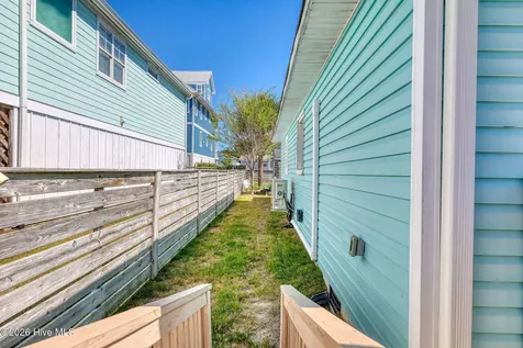 101 Delaware Avenue Carolina Beach NC 28428