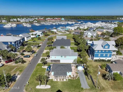 101 Delaware Avenue Carolina Beach NC 28428