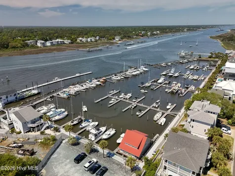 101 Delaware Avenue Carolina Beach NC 28428