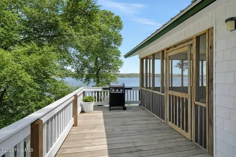 725 Chadwick Shores Drive Sneads Ferry NC 28460