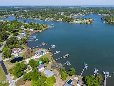 725 Chadwick Shores Drive Sneads Ferry NC 28460